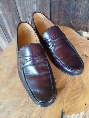 Magnanni  Classic Penny Loafers in Burgundy